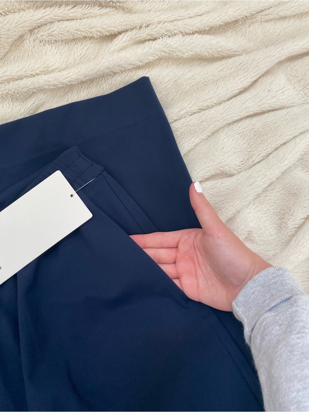NWT Lululemon Straight-Leg Mid-Rise Luxtreme Pant Regular True Navy Sz L - Picture 5 of 9